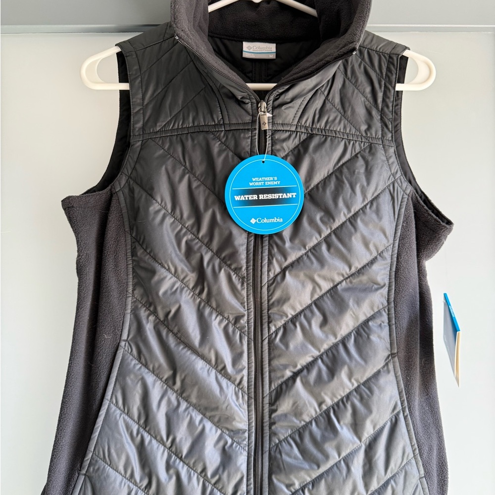 Columbia Women's black puffer Vest